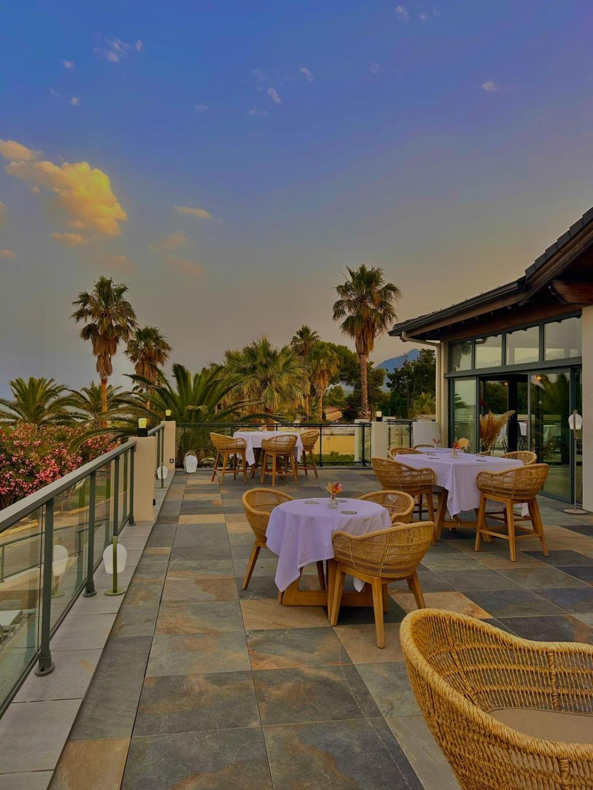 Residence San Pellegrino Folelli 外观 照片